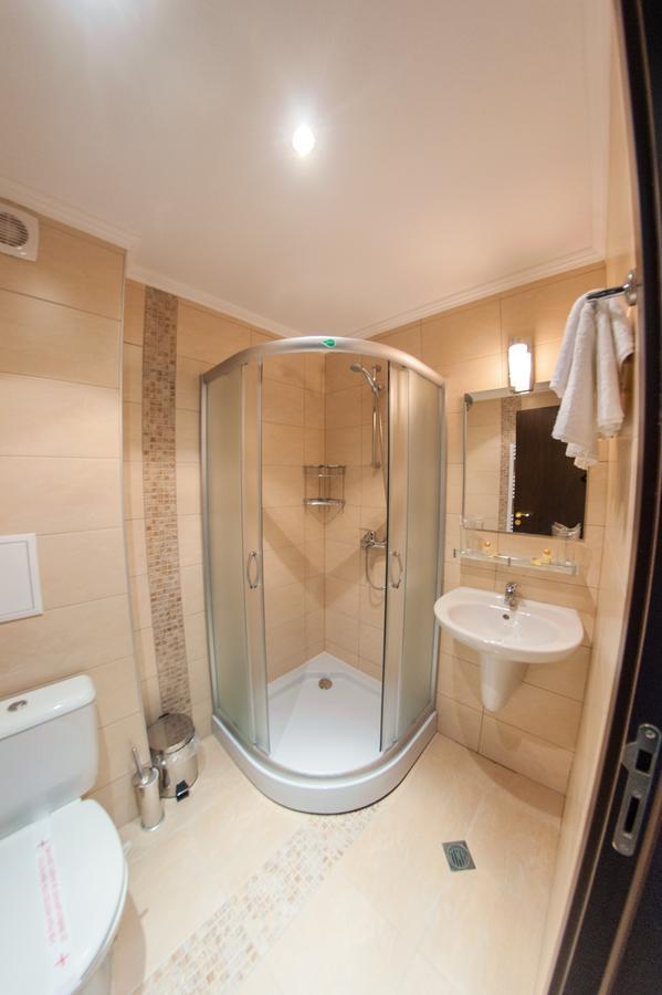 Hotel Chateau Des Bergers 特尔戈维什特 外观 照片