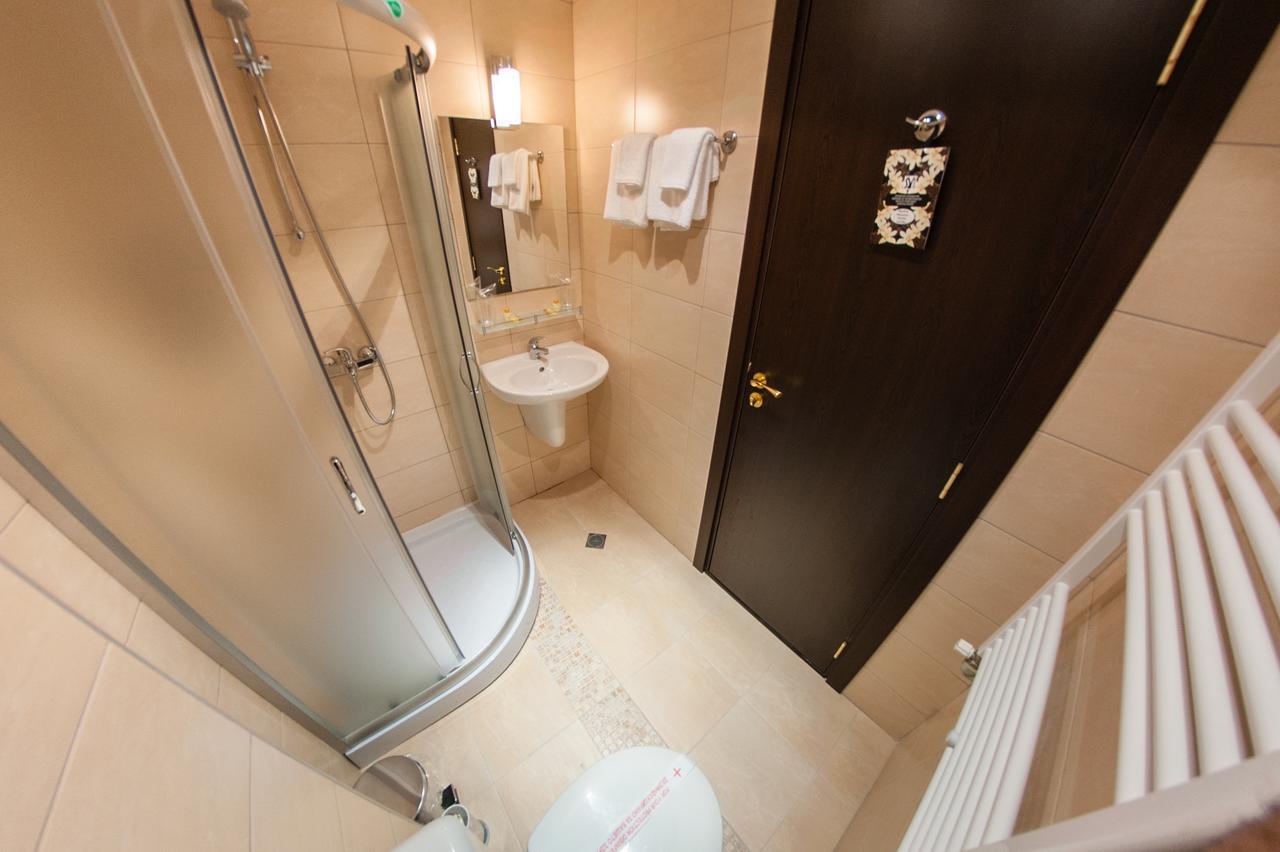 Hotel Chateau Des Bergers 特尔戈维什特 外观 照片